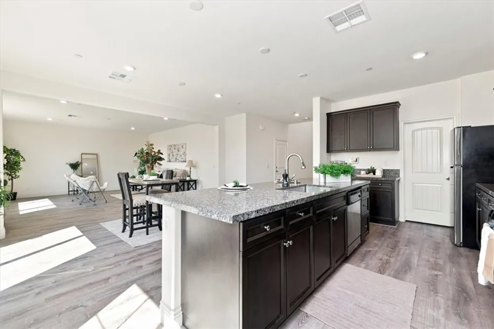 5370 Blue Ridge Way Fontana, CA 92336