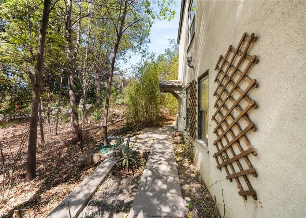 2470 Euclid Upland, CA 91784