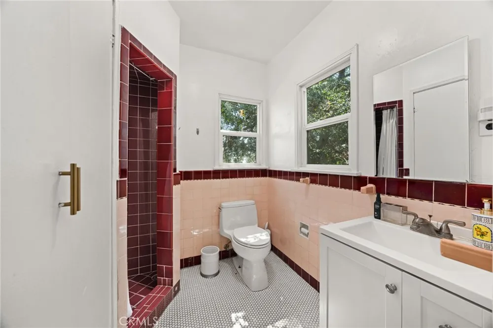 2470 Euclid Upland, CA 91784