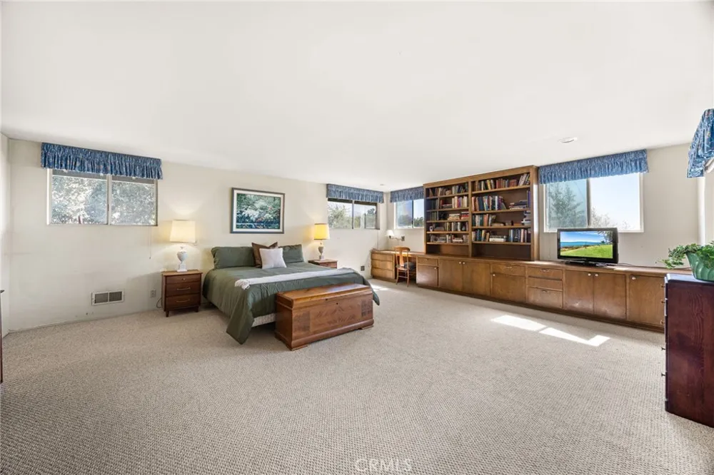 2470 Euclid Upland, CA 91784