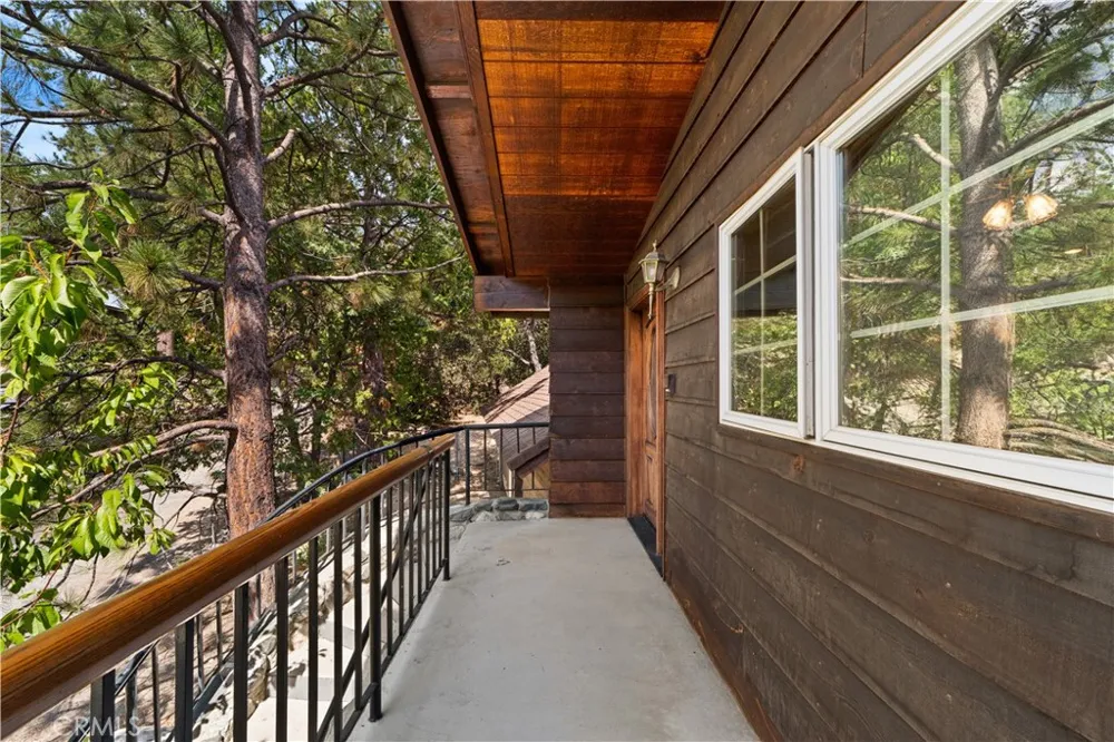 6381 Sugar Pines Angelus Oaks, CA 92305