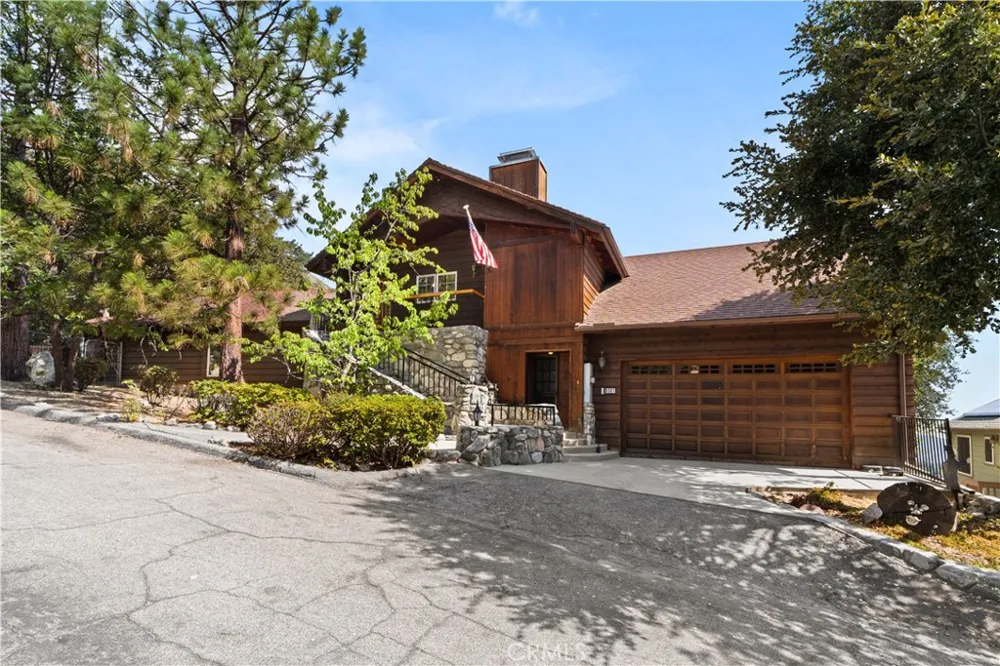 6381 Sugar Pines Angelus Oaks, CA 92305