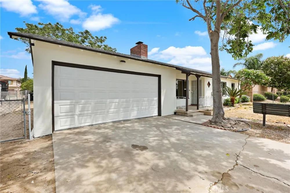 18232 Miller Fontana, CA 92336