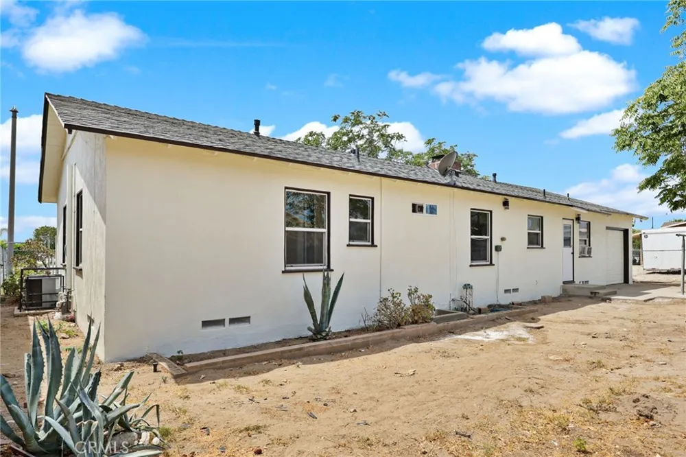 18232 Miller Fontana, CA 92336
