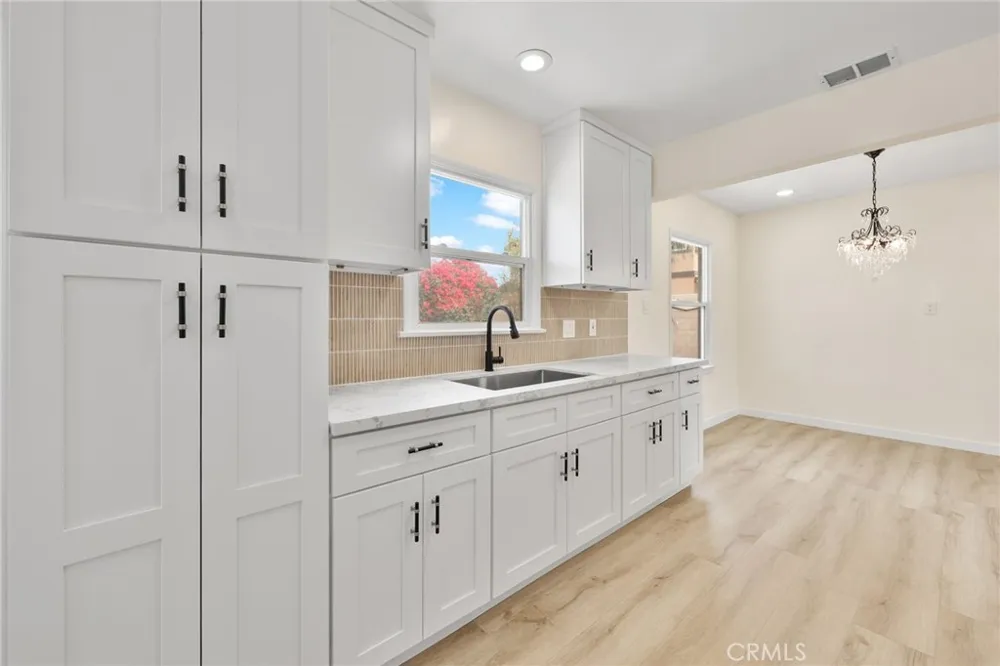 18232 Miller Fontana, CA 92336