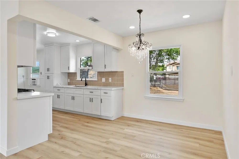 18232 Miller Fontana, CA 92336