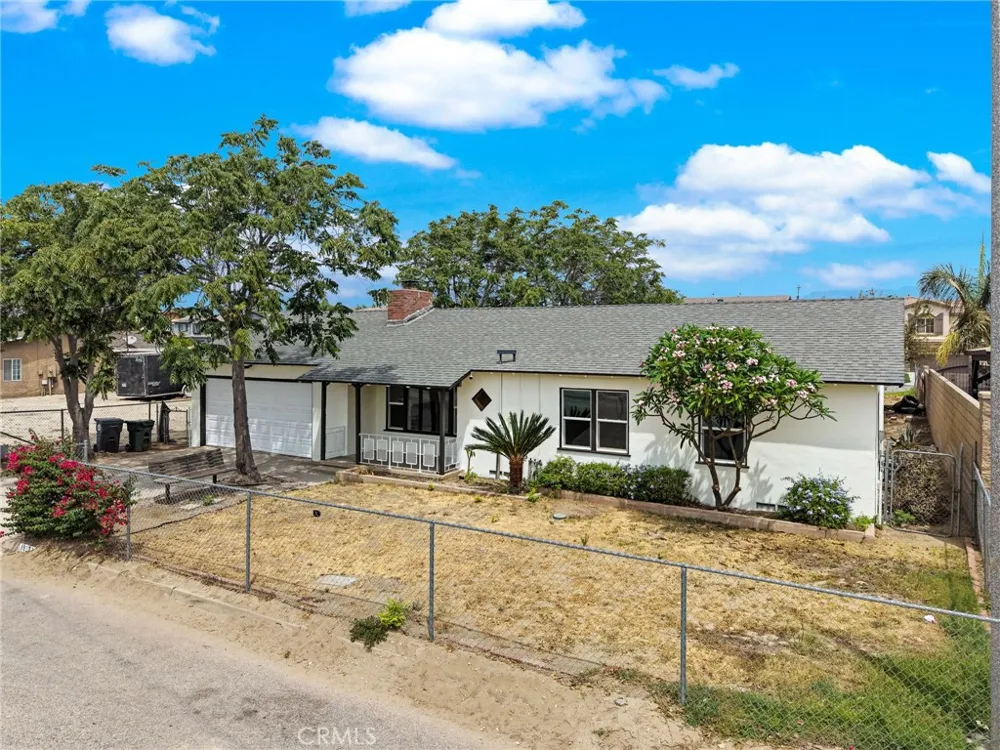 18232 Miller Fontana, CA 92336