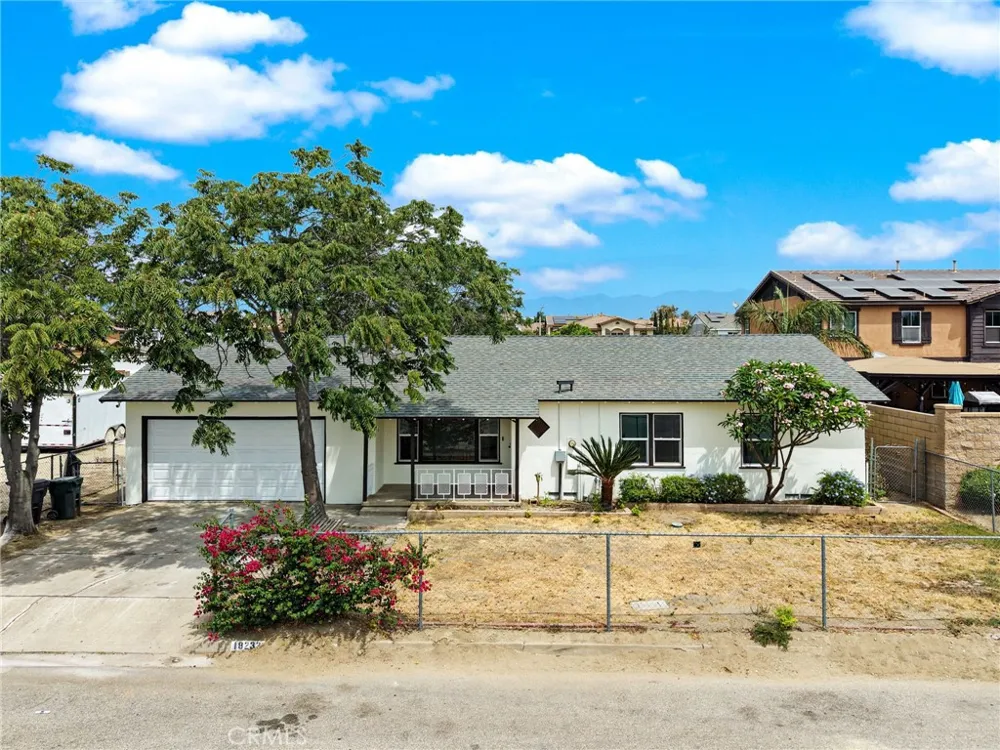 18232 Miller Fontana, CA 92336
