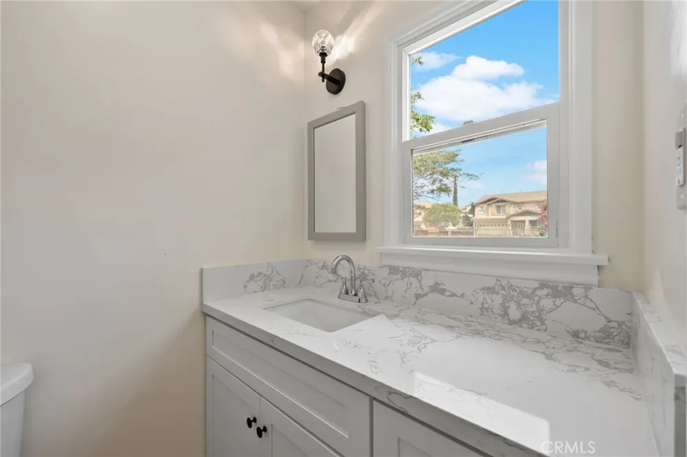 18232 Miller Fontana, CA 92336