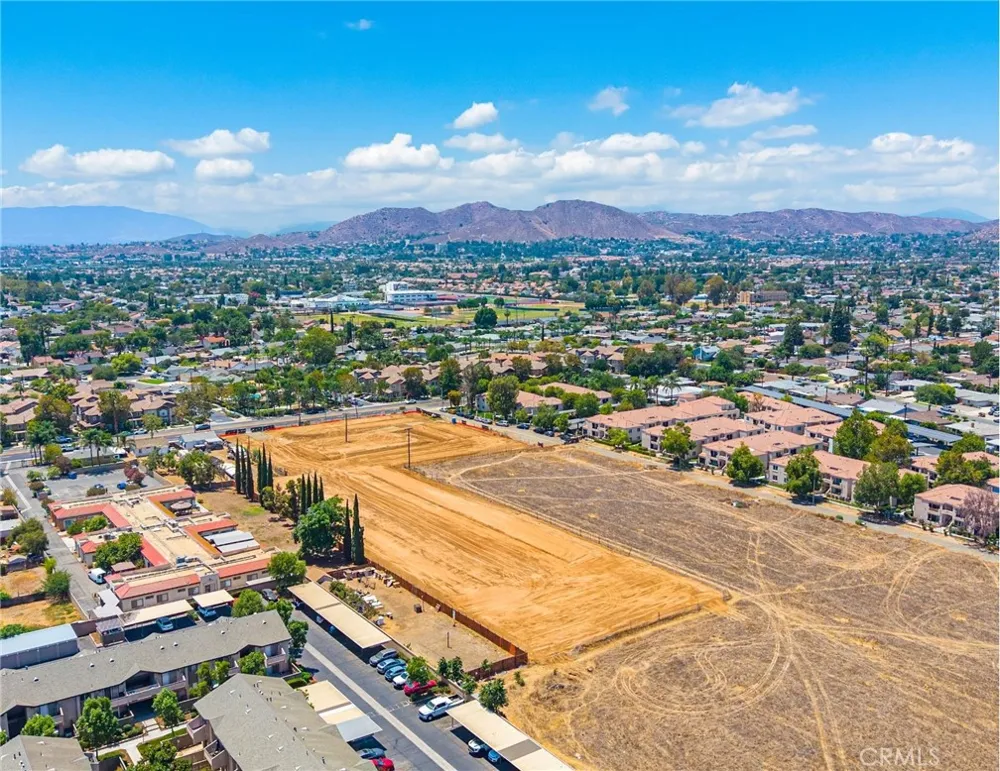3907 Polk Street Riverside, CA 92505