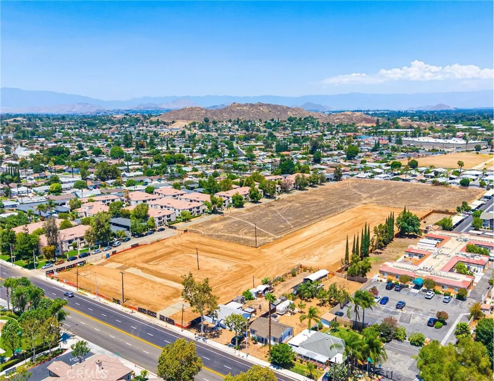 3907 Polk Street Riverside, CA 92505