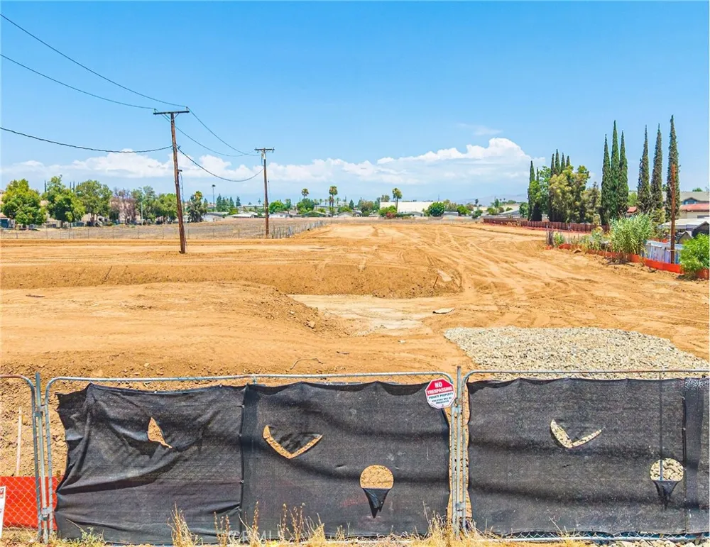 3907 Polk Street Riverside, CA 92505