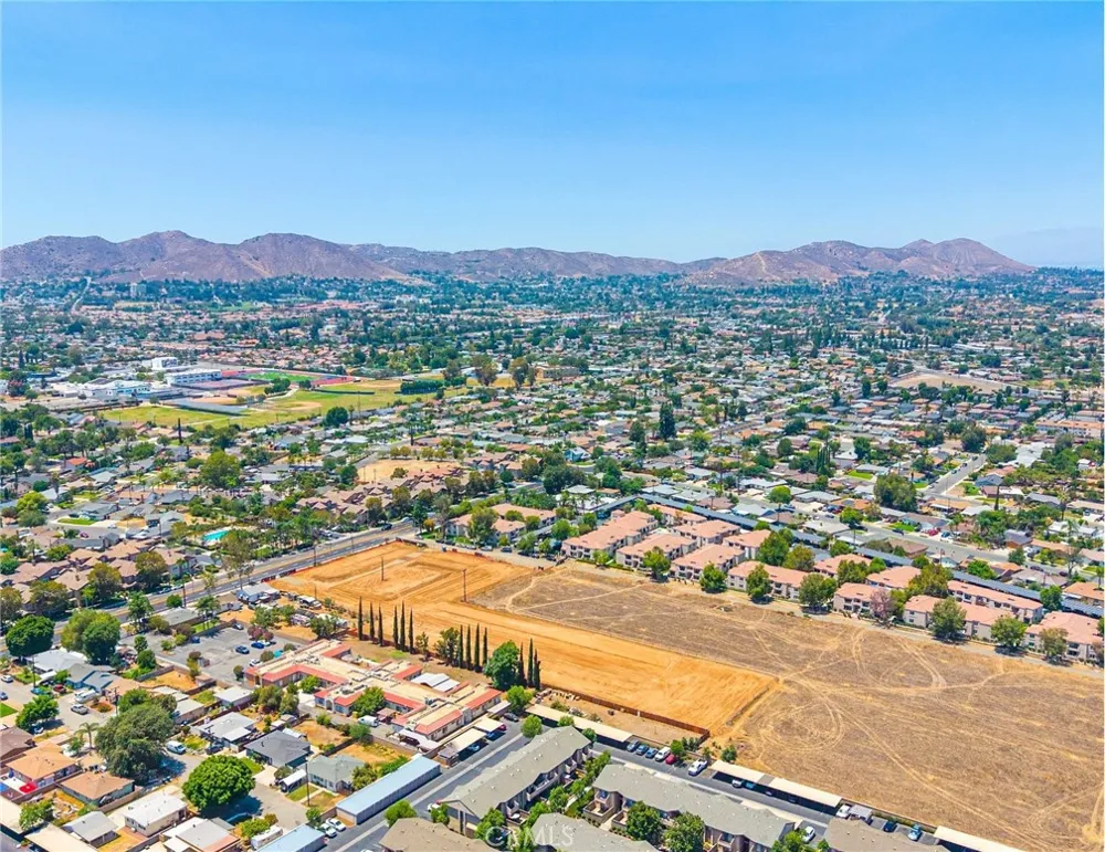 3907 Polk Street Riverside, CA 92505