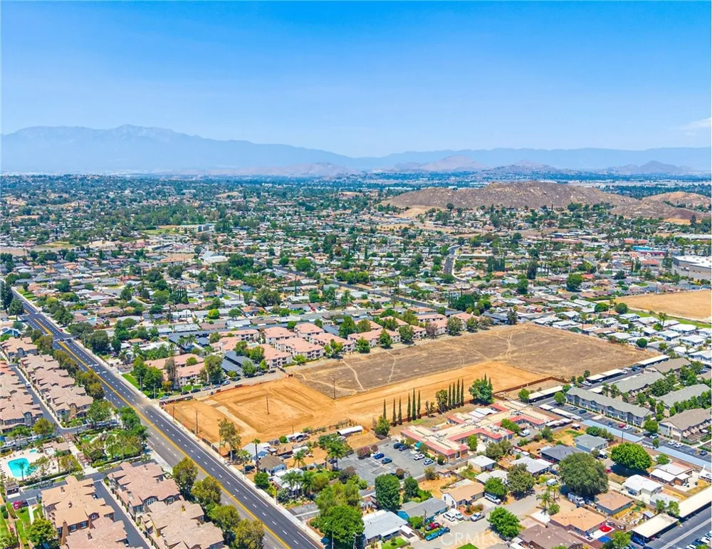 3907 Polk Street Riverside, CA 92505