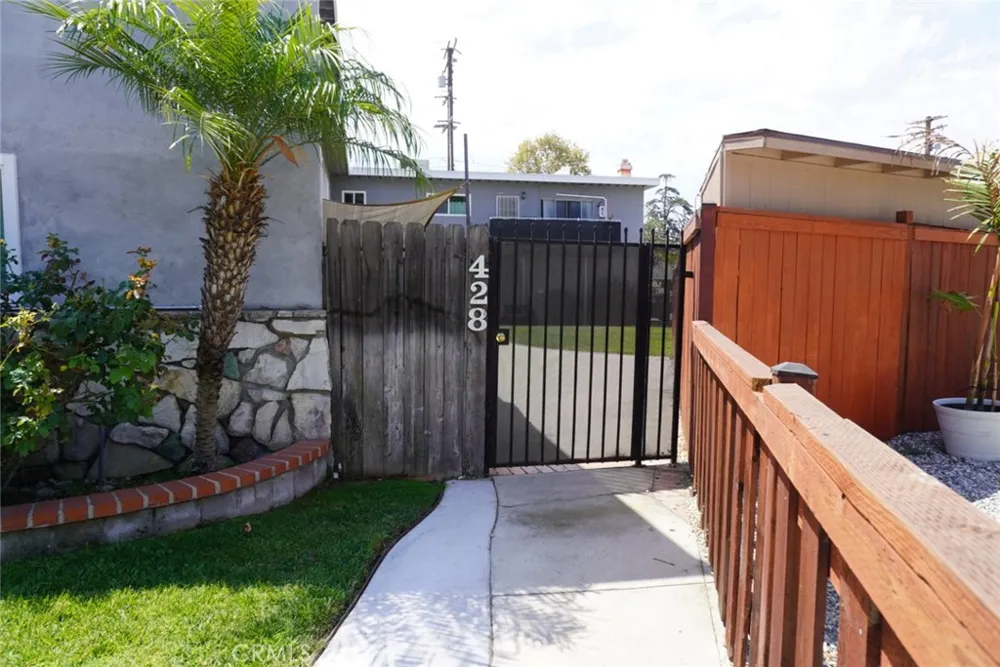 428 E Foothill Monrovia, CA 91016