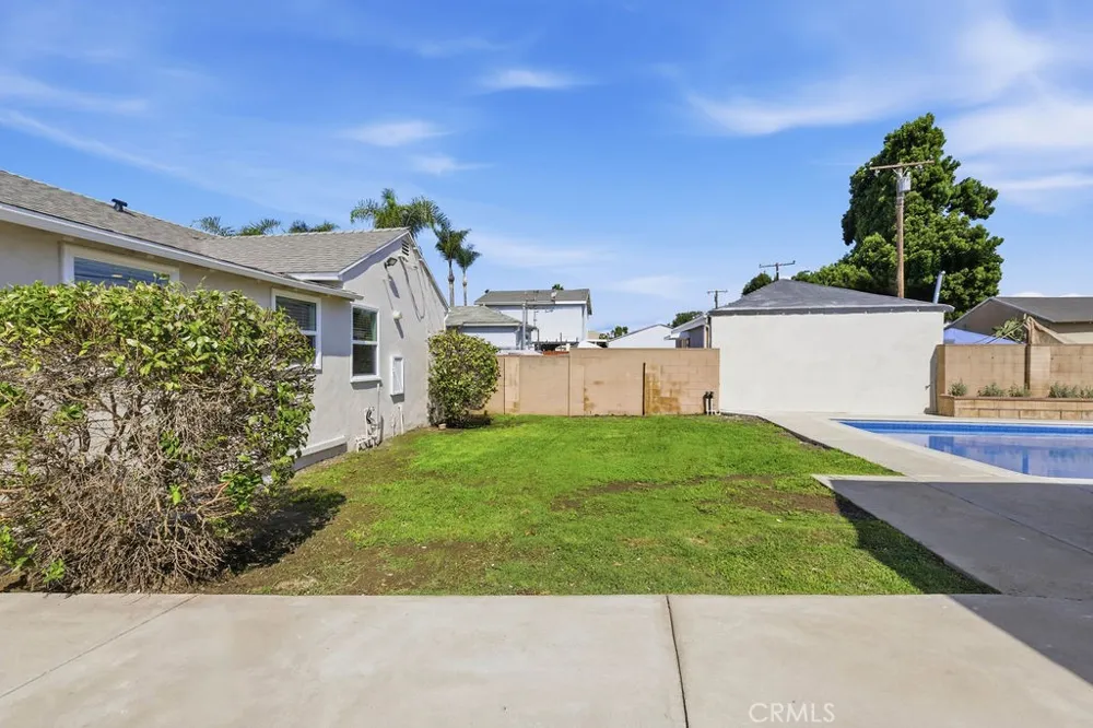 11237 Rincon Whittier, CA 90606
