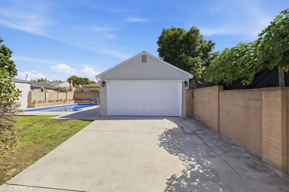 11237 Rincon Whittier, CA 90606