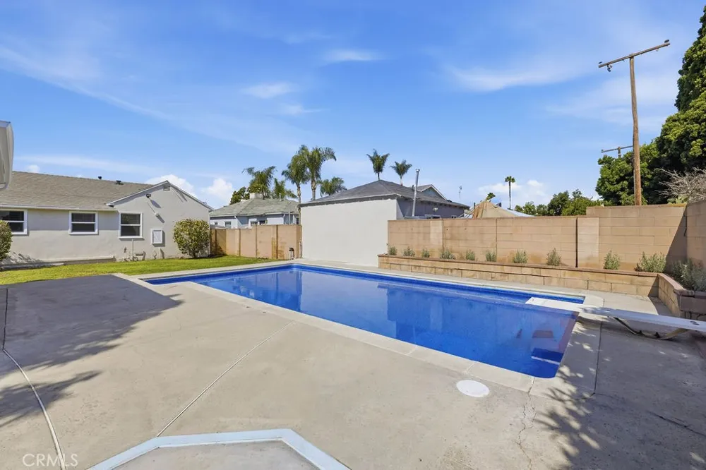 11237 Rincon Whittier, CA 90606