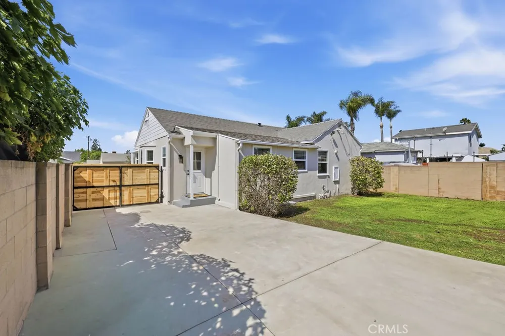 11237 Rincon Whittier, CA 90606
