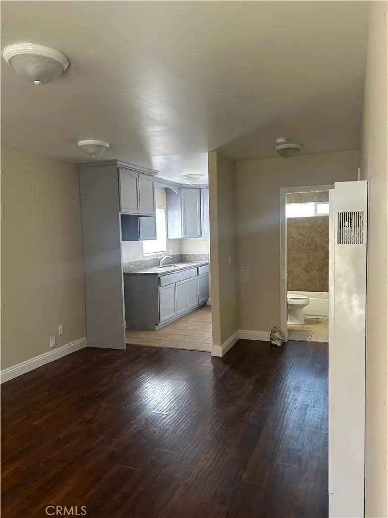 626 W 59th Place Los Angeles, CA 90044