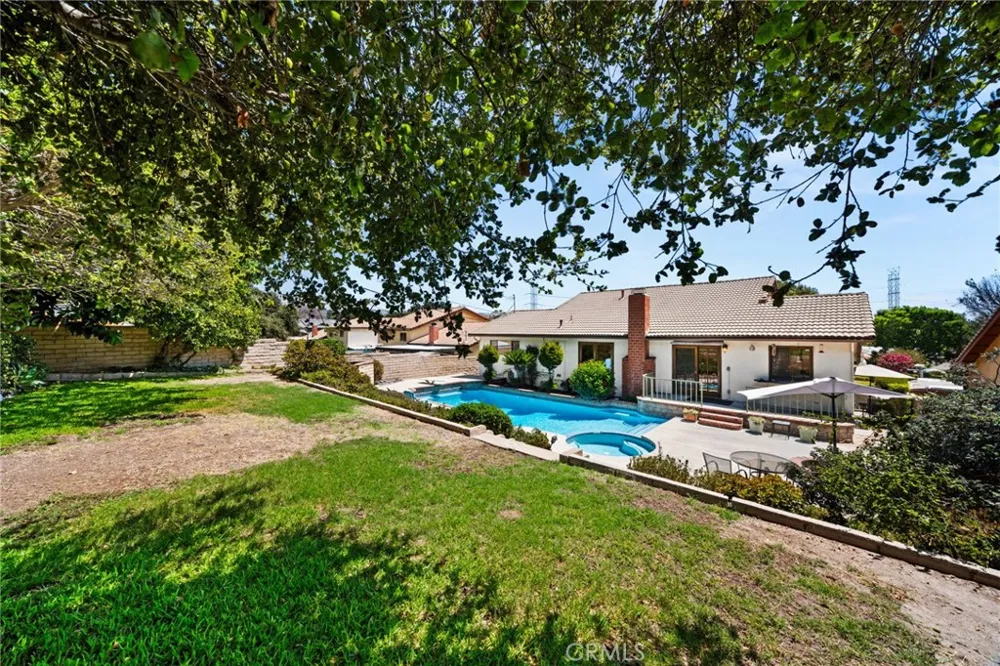1939 Fernridge San Dimas, CA 91773