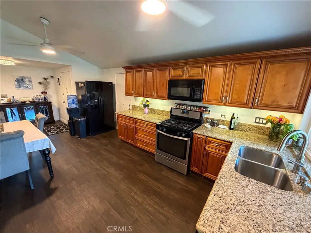 44148 Gingham Avenue Lancaster, CA 93535
