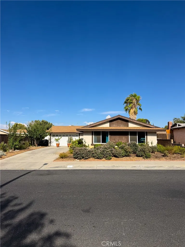 44148 Gingham Avenue Lancaster, CA 93535