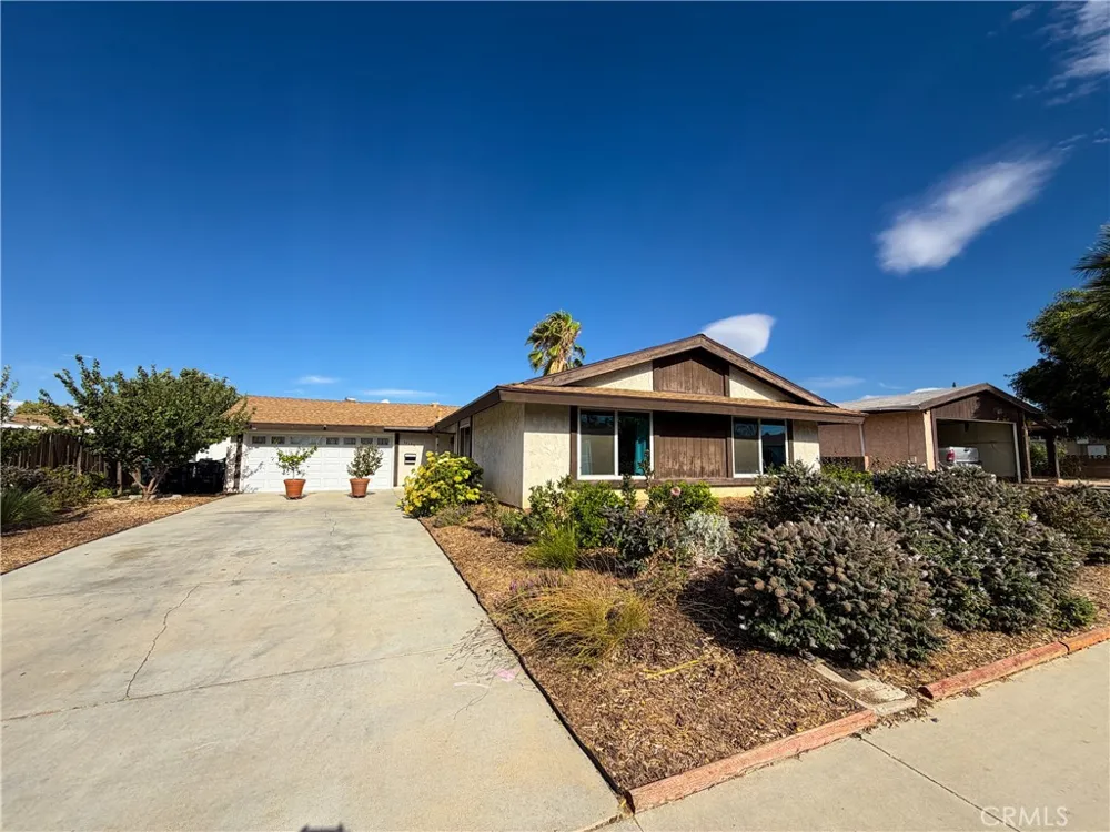 44148 Gingham Avenue Lancaster, CA 93535