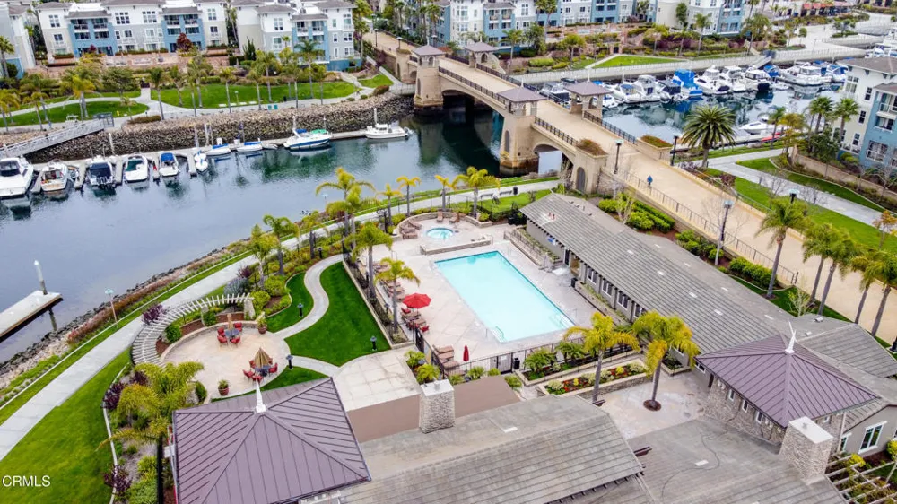 1560 Seabridge Lane Oxnard, CA 93035