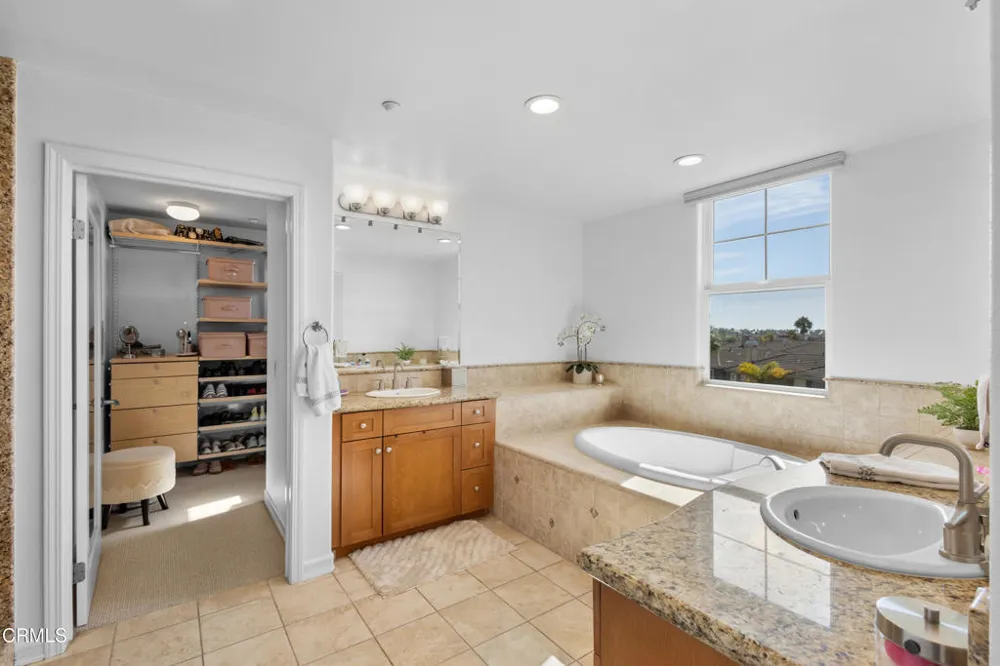 1560 Seabridge Lane Oxnard, CA 93035