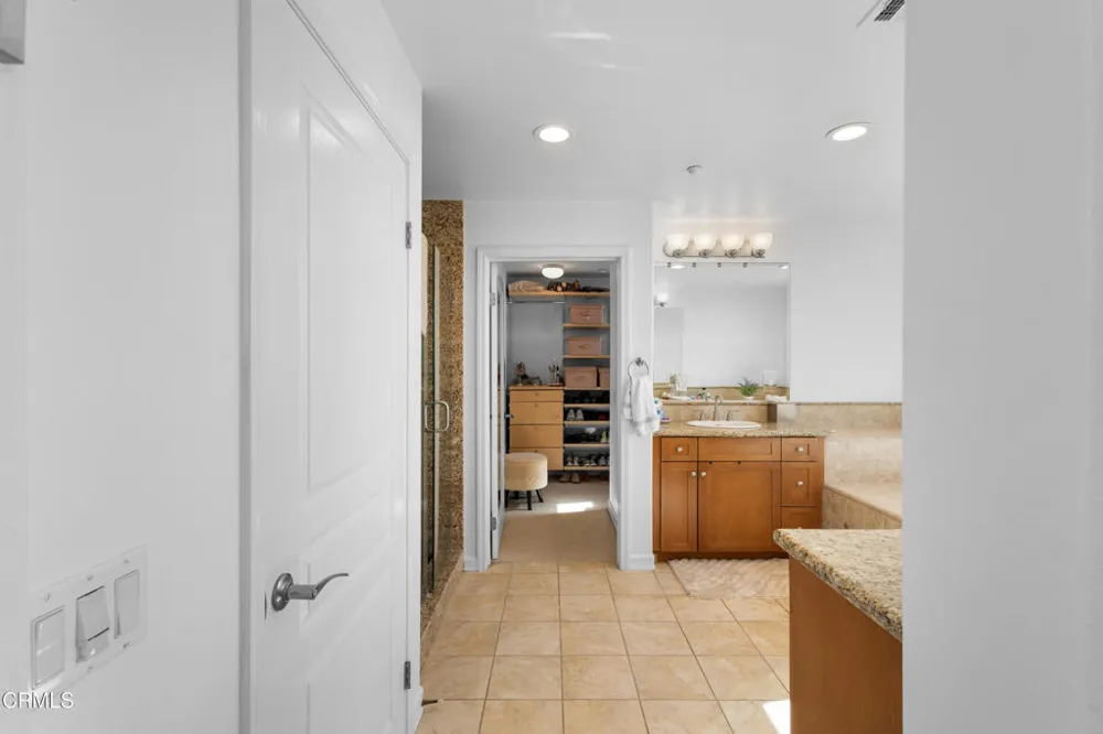 1560 Seabridge Lane Oxnard, CA 93035