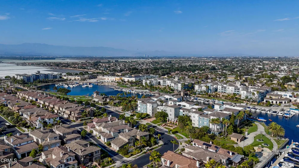 1560 Seabridge Lane Oxnard, CA 93035