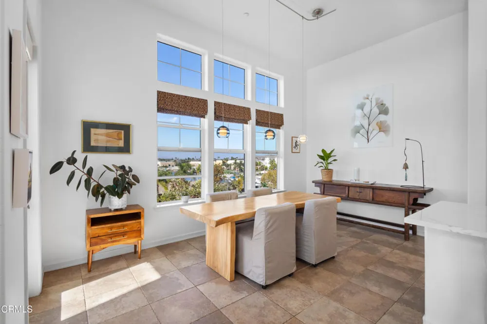 1560 Seabridge Lane Oxnard, CA 93035