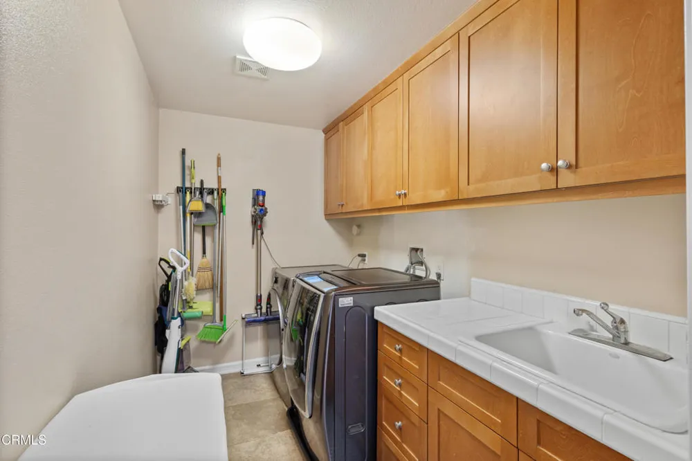 1560 Seabridge Lane Oxnard, CA 93035