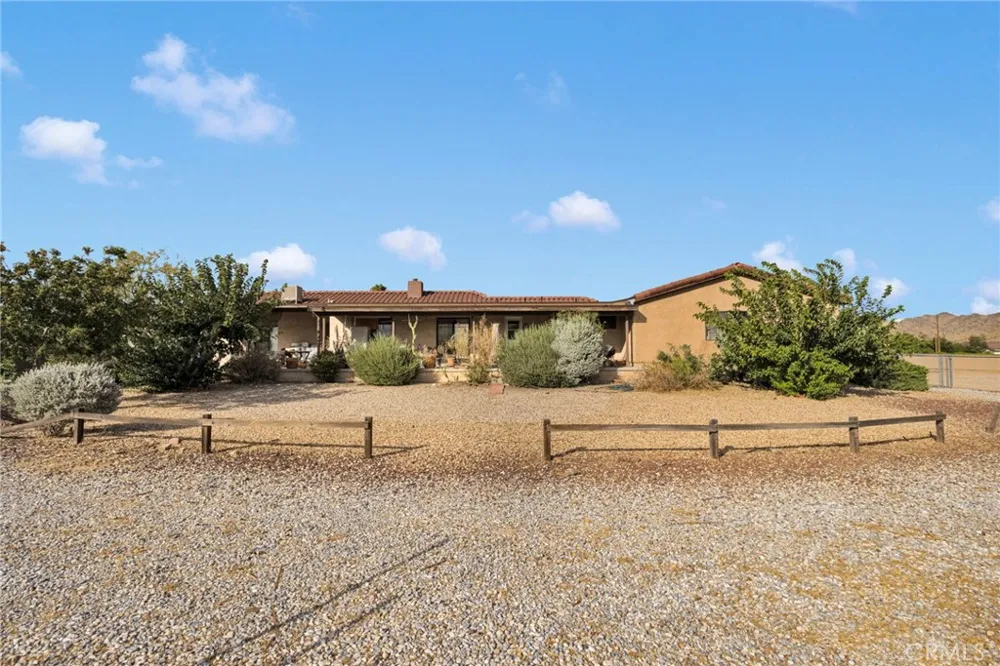 19025 Munsee Apple Valley, CA 92307