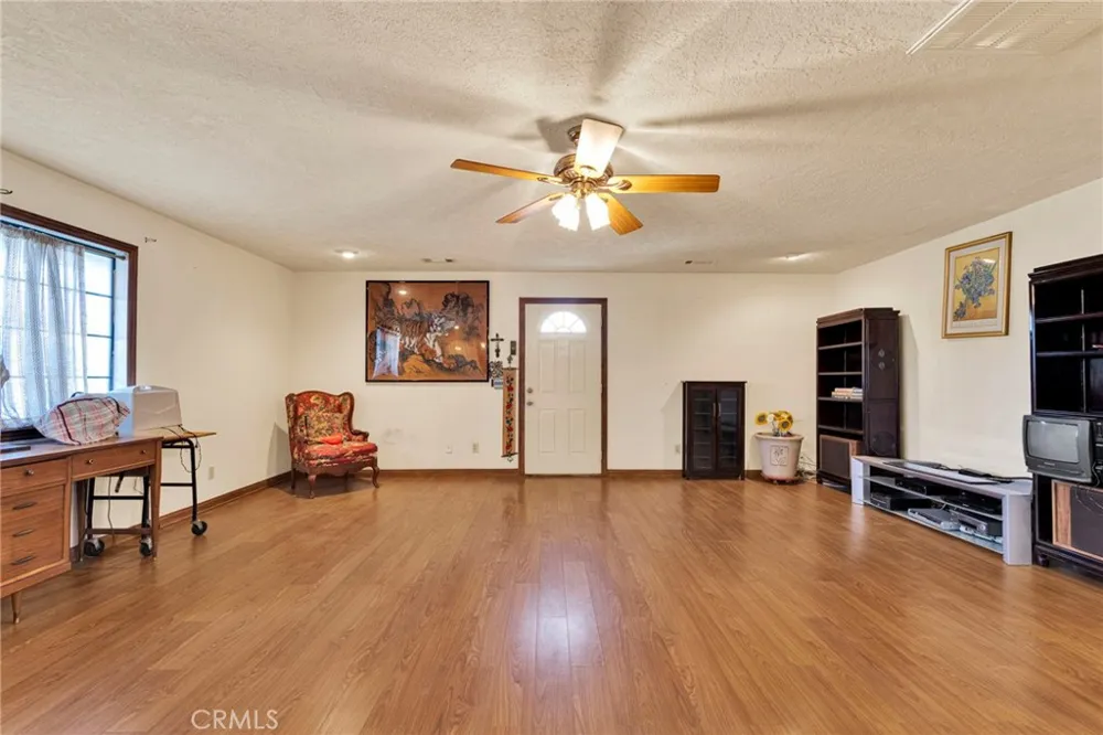 19025 Munsee Apple Valley, CA 92307