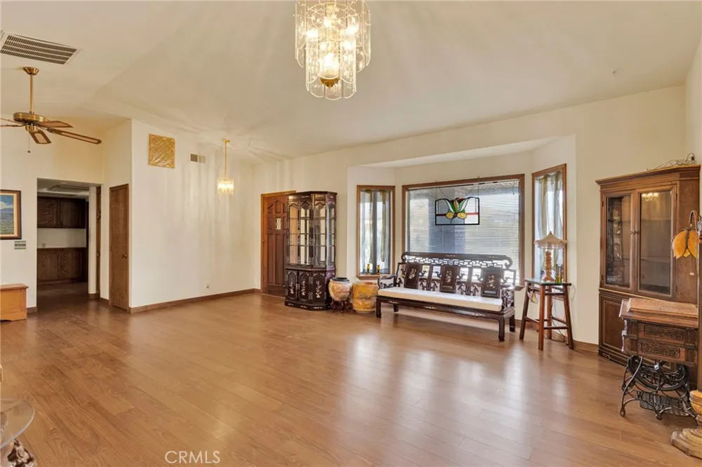 19025 Munsee Apple Valley, CA 92307