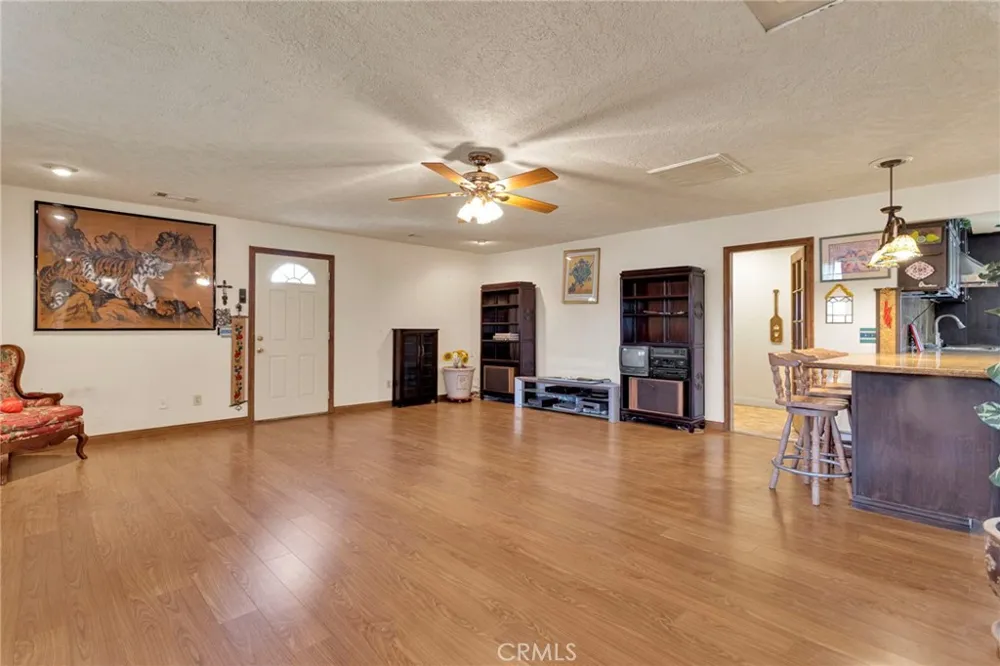 19025 Munsee Apple Valley, CA 92307