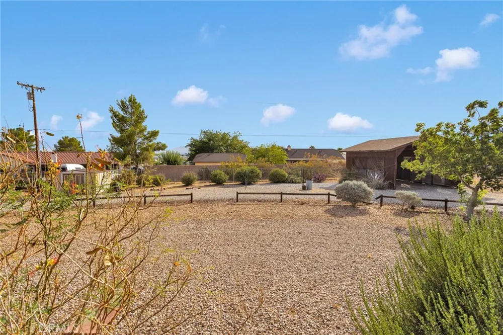 19025 Munsee Apple Valley, CA 92307