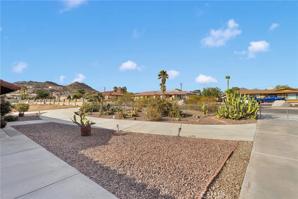 19025 Munsee Apple Valley, CA 92307