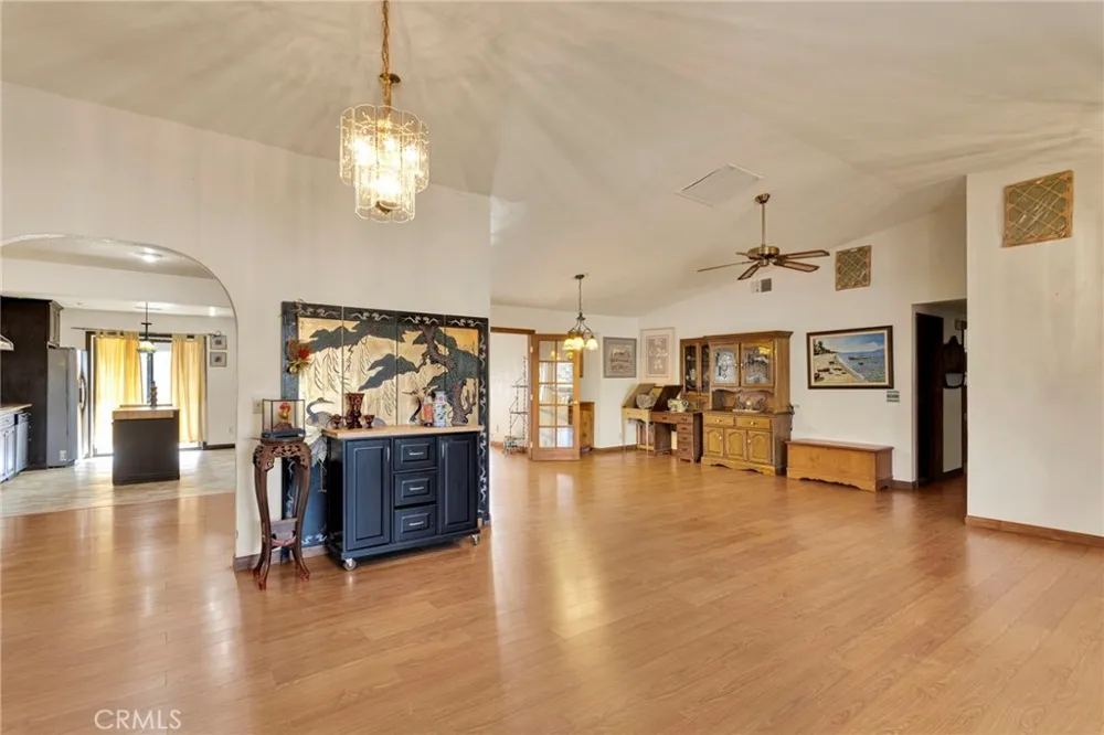 19025 Munsee Apple Valley, CA 92307