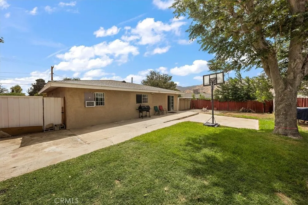 433 S Florida Banning, CA 92220