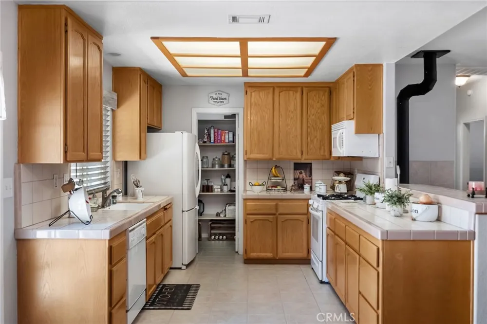 7678 Montrose Hesperia, CA 92345