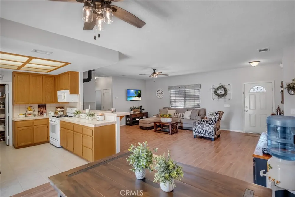 7678 Montrose Hesperia, CA 92345