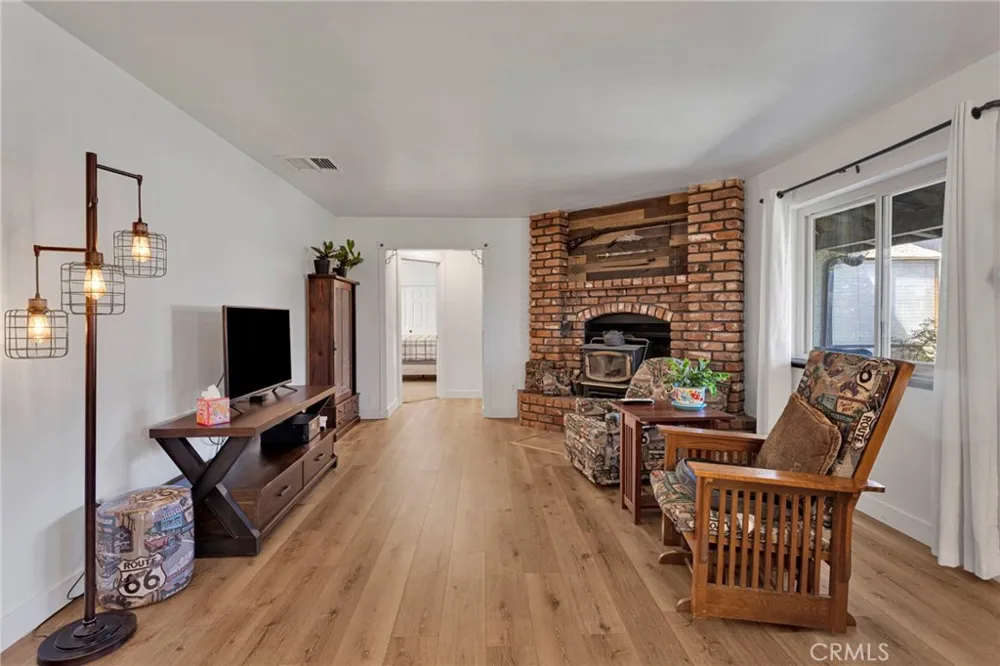 7617 Braceo Oak Hills, CA 92344