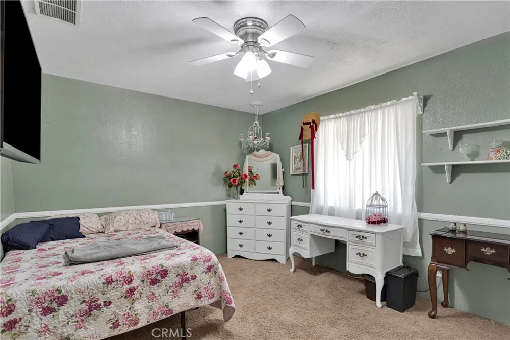 7617 Braceo Oak Hills, CA 92344
