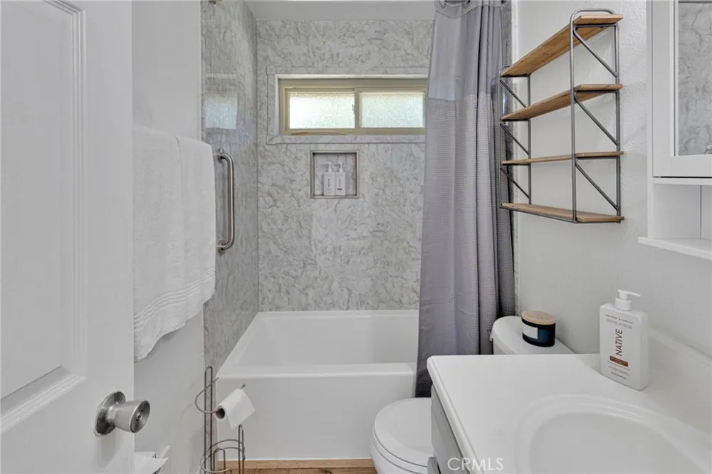 7617 Braceo Oak Hills, CA 92344