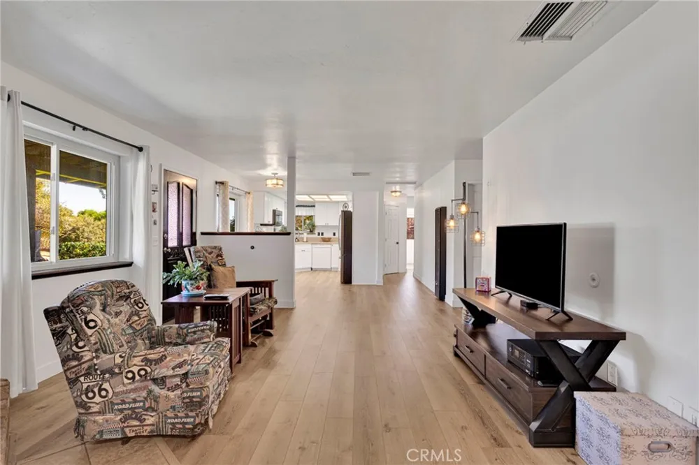 7617 Braceo Oak Hills, CA 92344