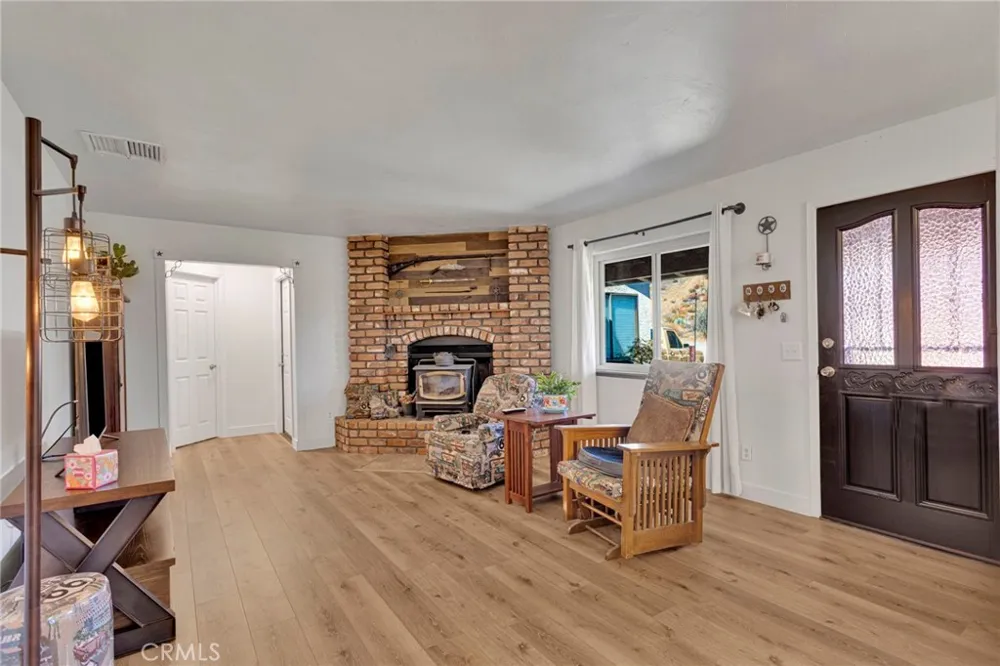 7617 Braceo Oak Hills, CA 92344