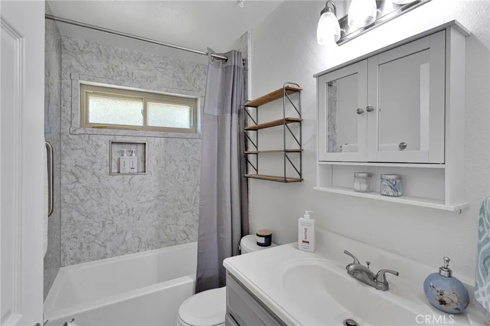 7617 Braceo Oak Hills, CA 92344